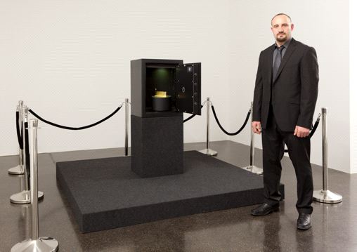 Carlos Garaicoa, Saving the safe (Bundesbank)