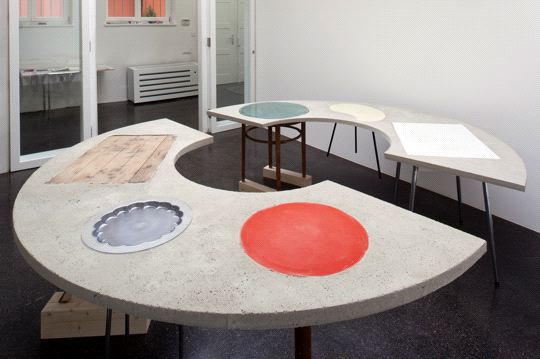 Sonia Leimer, Runder Tisch